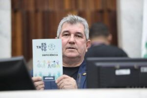 Alep debate 10 anos do Estatuto da Pessoa com Deficiência e riscos da ADI 7796 em audiência pública