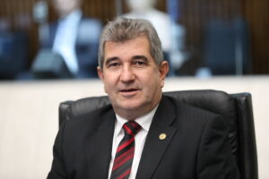 Deputado Bazana reforça compromisso com a pauta do autismo no Dia Nacional do Orgulho Autista