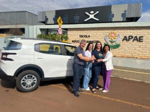 Deputado Bazana entrega veículo de R$ 128 mil à APAE de Nova Aurora e reforça parceria com o município